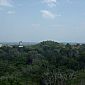 Vue panoramique sur Tikal du haut du temple 4 (700 mètres d'altitude)