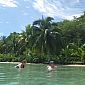 Rencontre de deux canadiens sur une plage paradisiaque !