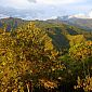 Vue sur les montagnes de l'autre côté de la ville