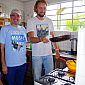 Rencontre avec deux hommes adorables : German un Colombien et Bas un Hollandais. On leur apprend à faire des crêpes ! :)