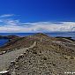 Vue panoramique sur le lac Titicaca du haut de l'île...